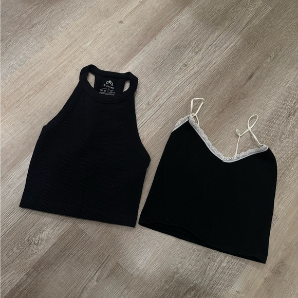 Bundle - 2 black crop tops - Picture 1 of 2